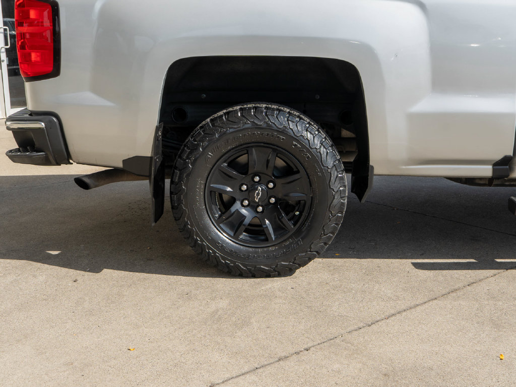 Used 2018 Chevrolet Silverado 1500 LT w/ Trailering Package AWD/4WD image 30
