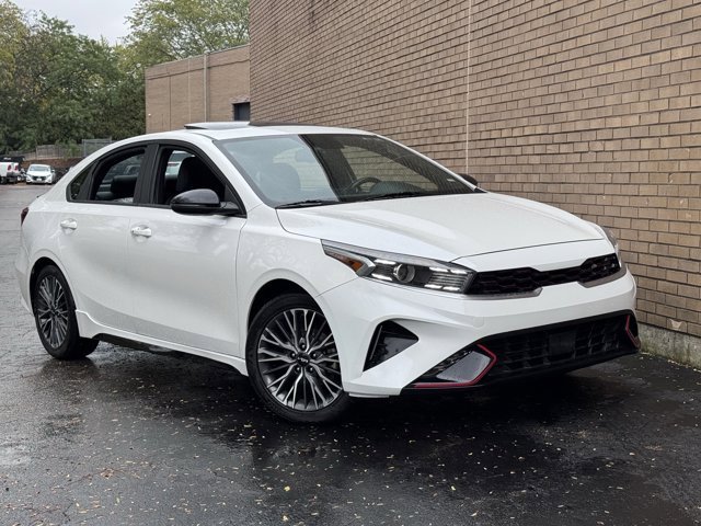 Used 2023 Kia Forte GT-Line w/ GT-Line Premium Package image 2