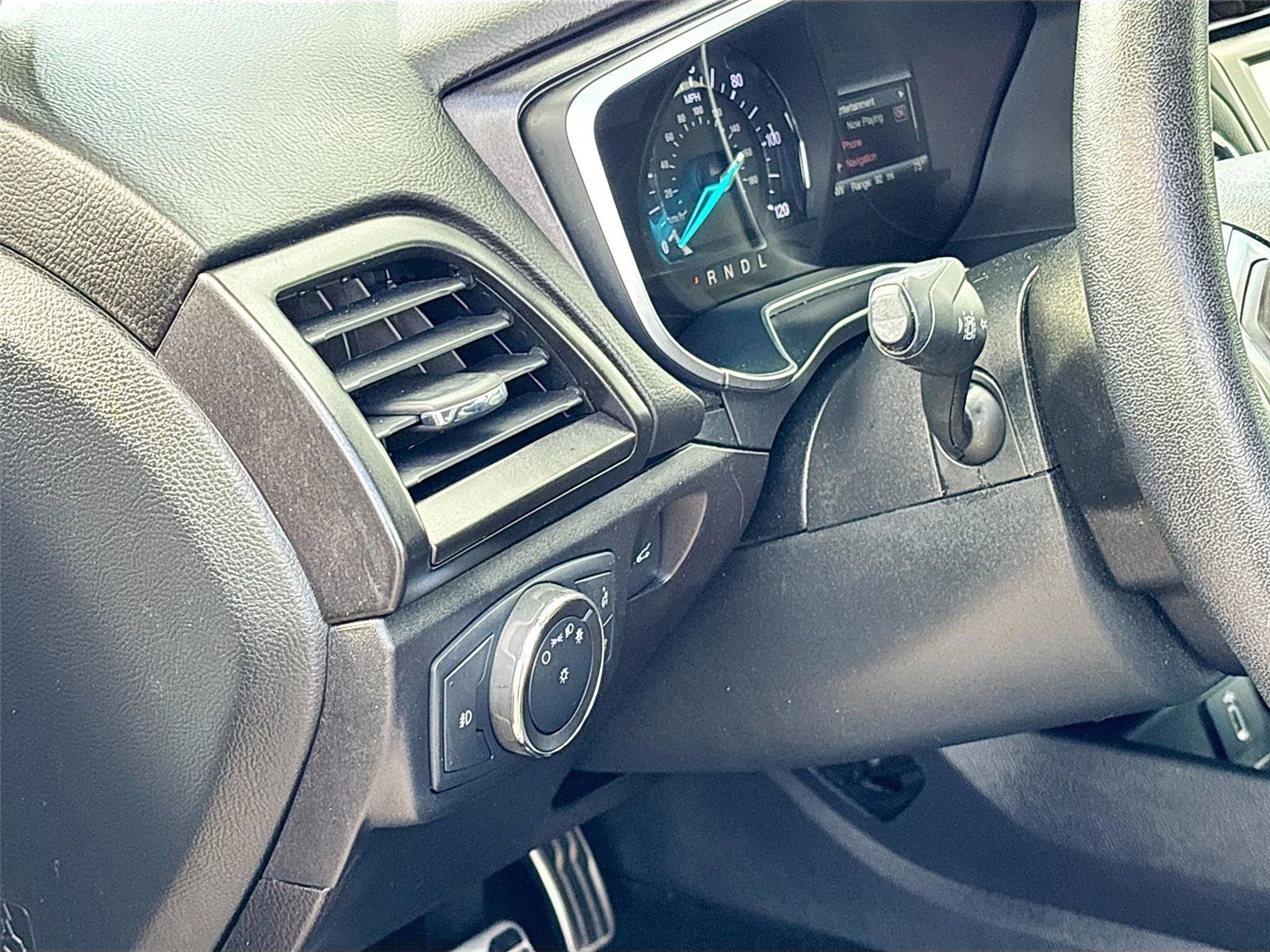 Used 2018 Ford Fusion Energi Titanium FWD image 10