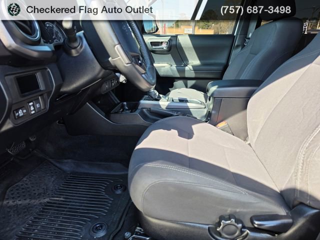 Used 2018 Toyota Tacoma TRD Sport image 18