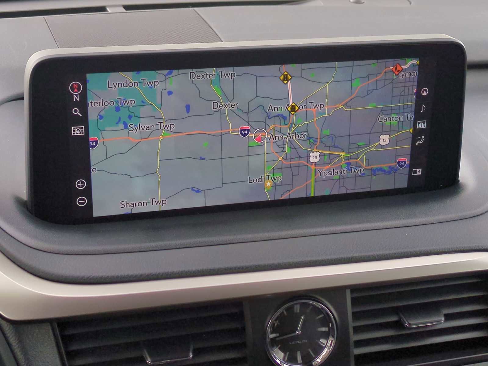 Used 2022 Lexus RX 450h AWD w/ Luxury Package image 30