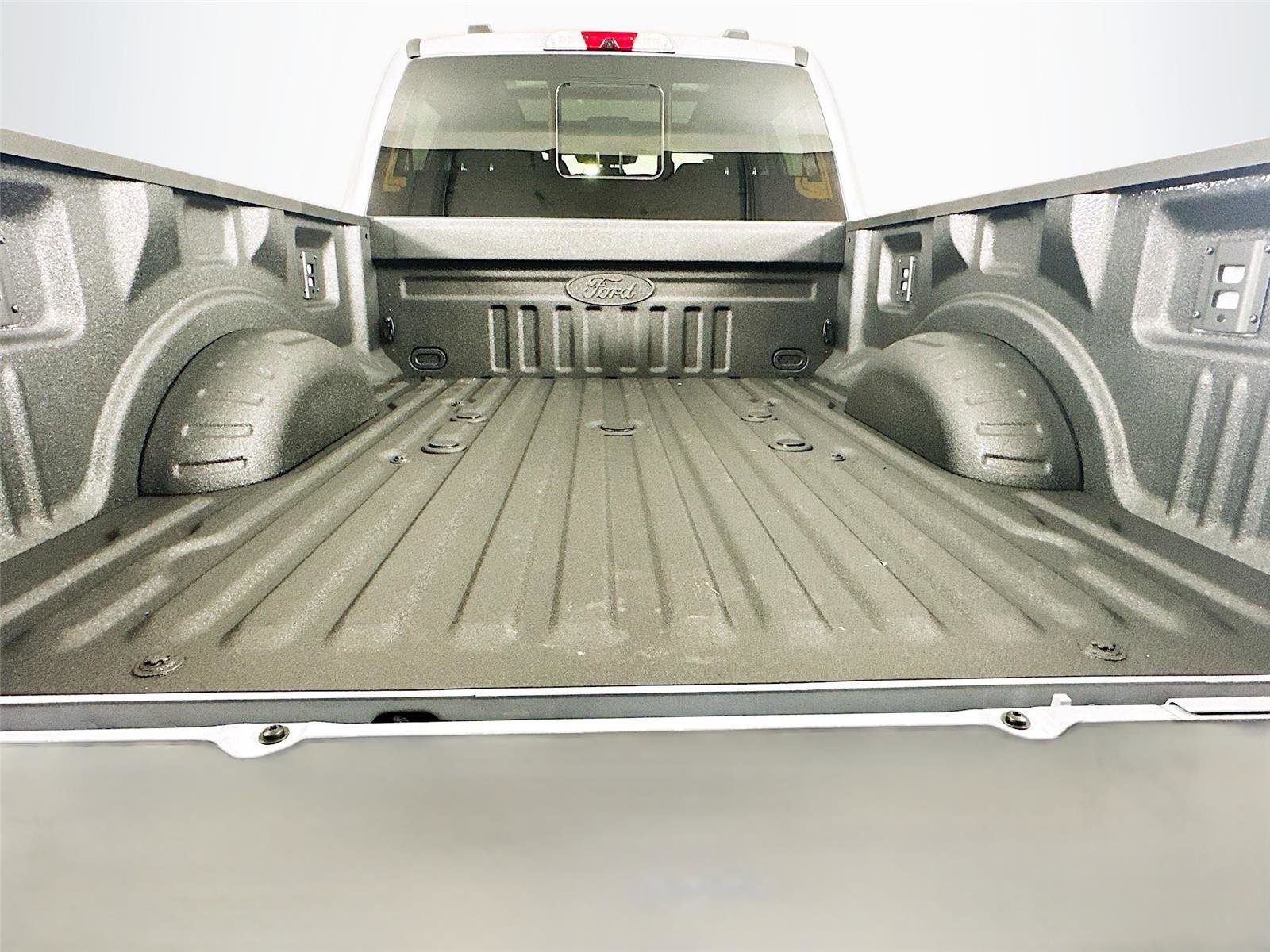 New 2026 Ford F250 Lariat w/ Black Appearance Package image 28