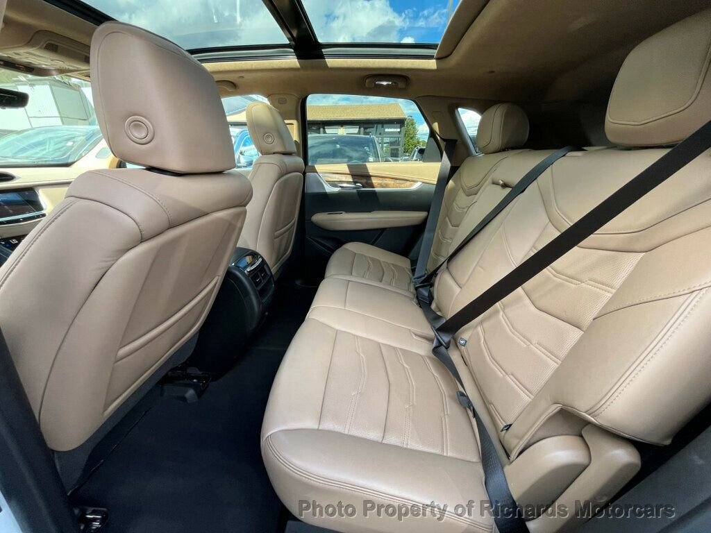 Used 2021 Cadillac XT5 Premium Luxury w/ Platinum Package AWD/4WD image 11