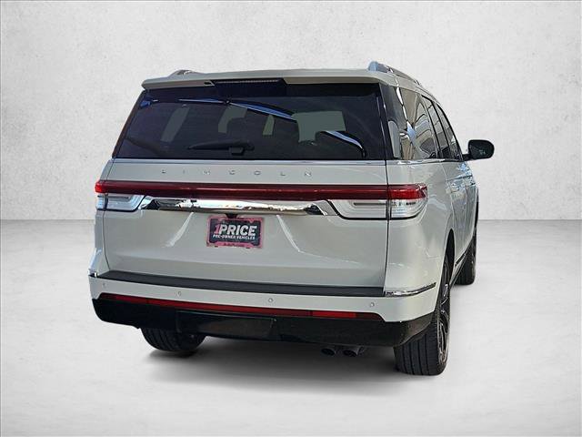 Used 2024 Lincoln Navigator Reserve AWD/4WD image 5