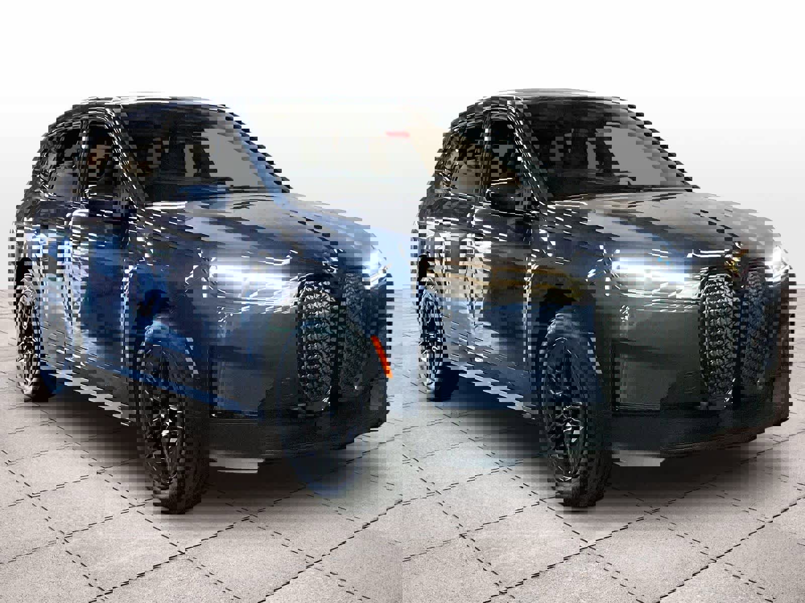 Used 2023 BMW iX xDrive50 image 2