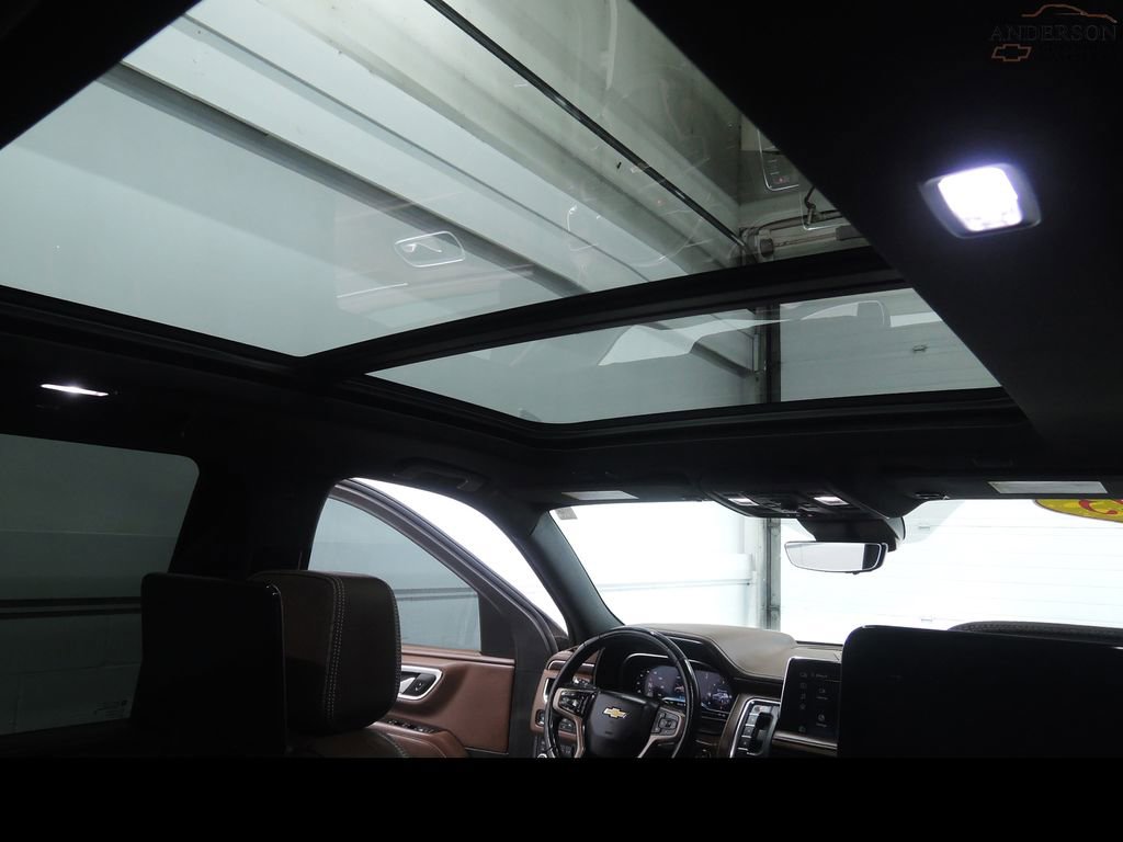Used 2023 Chevrolet Suburban High Country w/ Advanced Technology Package image 48