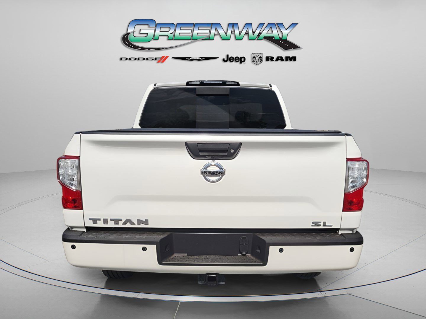 Used 2019 Nissan Titan SL w/ Chrome Package RWD image 2