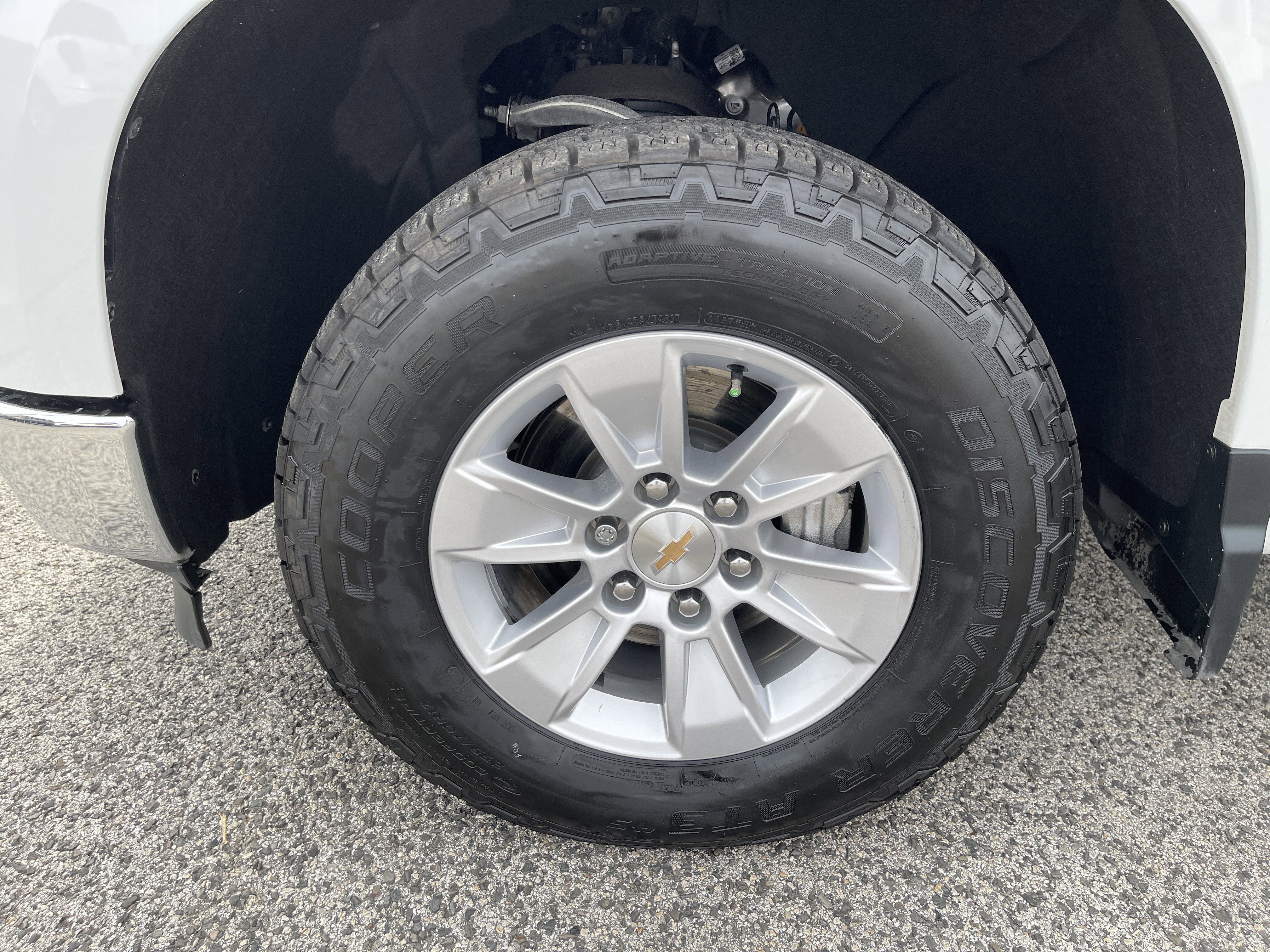 Used 2025 Chevrolet Silverado 1500 LT image 9