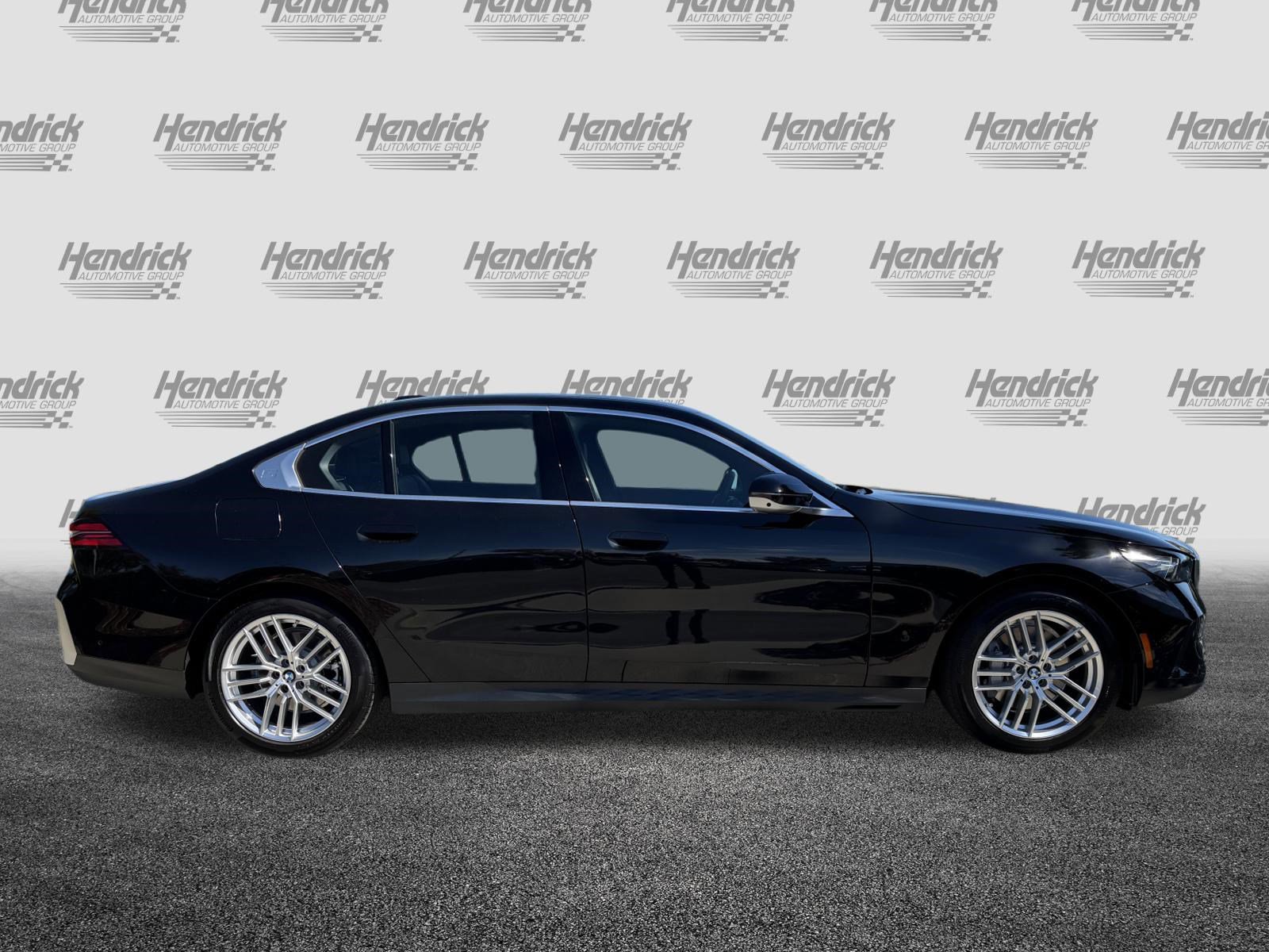 Used 2025 BMW 530i xDrive w/ Premium Package AWD/4WD image 11