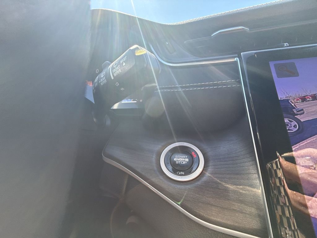 Used 2025 Jeep Grand Cherokee Limited image 23
