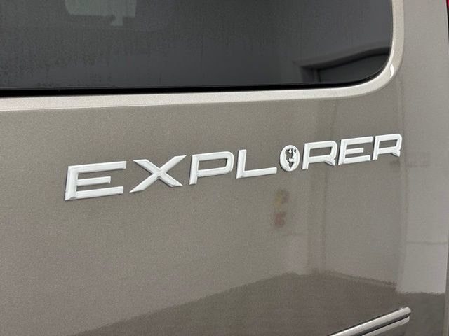 Used 2019 GMC Savana 2500 w/ Enhanced Convenience Package RWD image 48