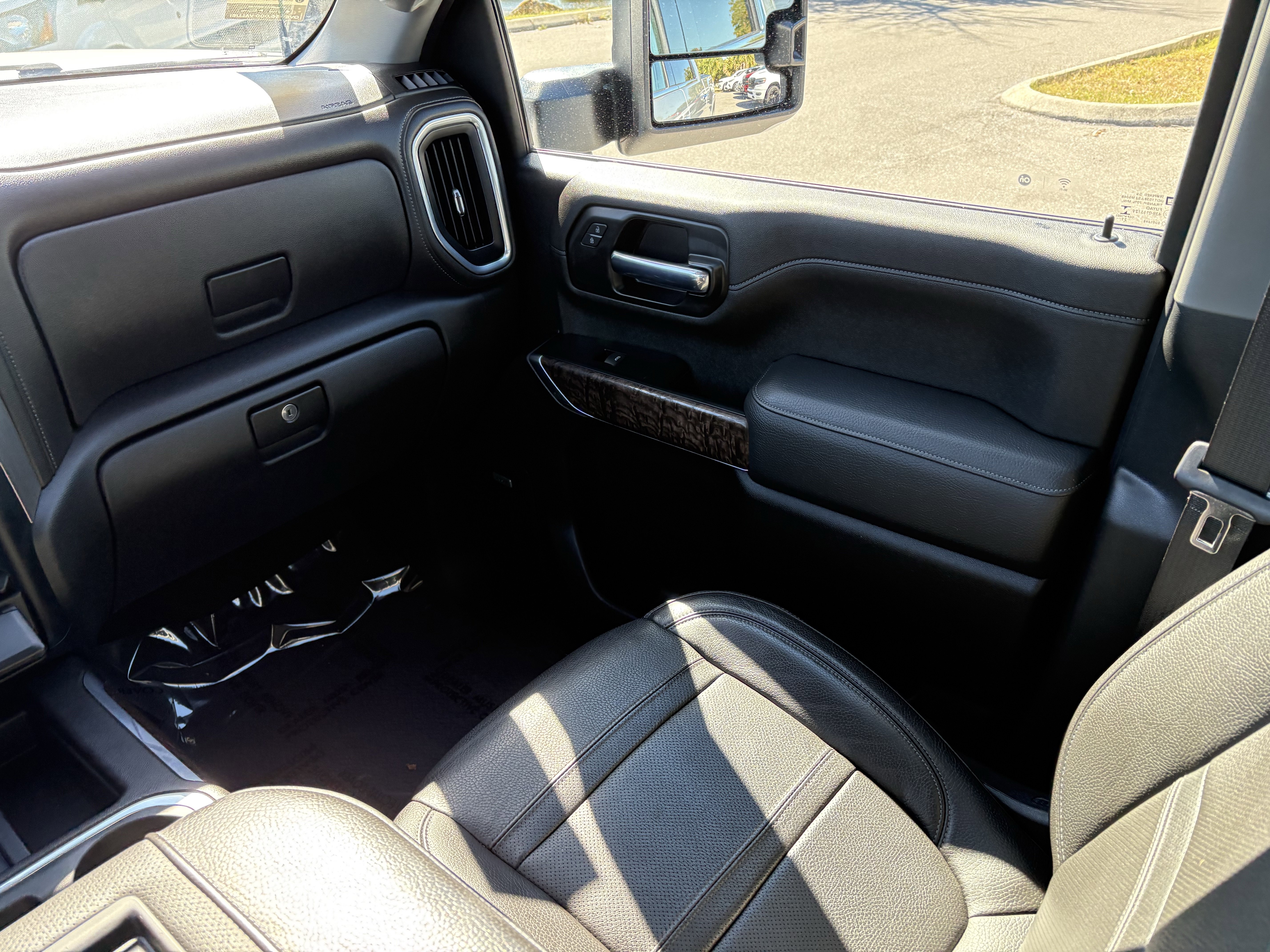 Used 2022 GMC Sierra 2500 Denali w/ Denali Ultimate Package image 16