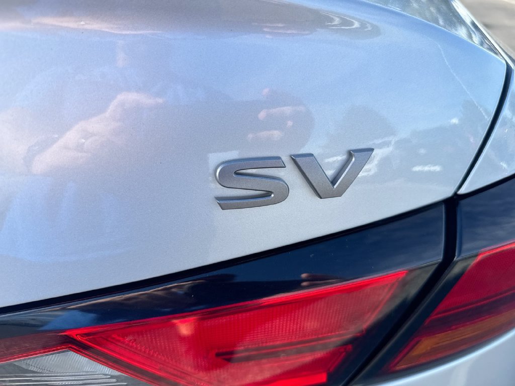 Used 2024 Nissan Altima 2.5 SV FWD image 25