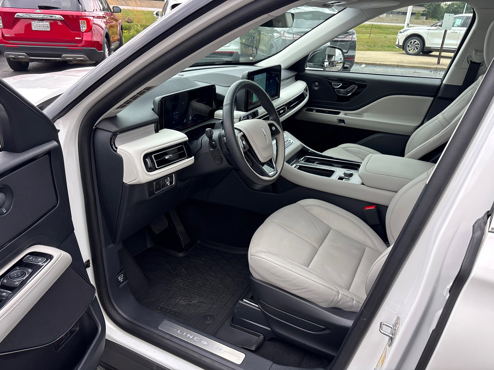 New 2025 Lincoln Aviator Reserve w/ Illumination Package image 26