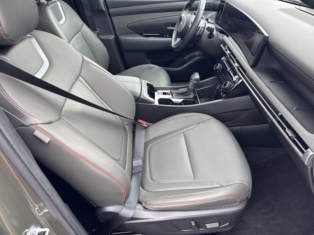 Used 2025 Hyundai Santa Cruz Limited image 13