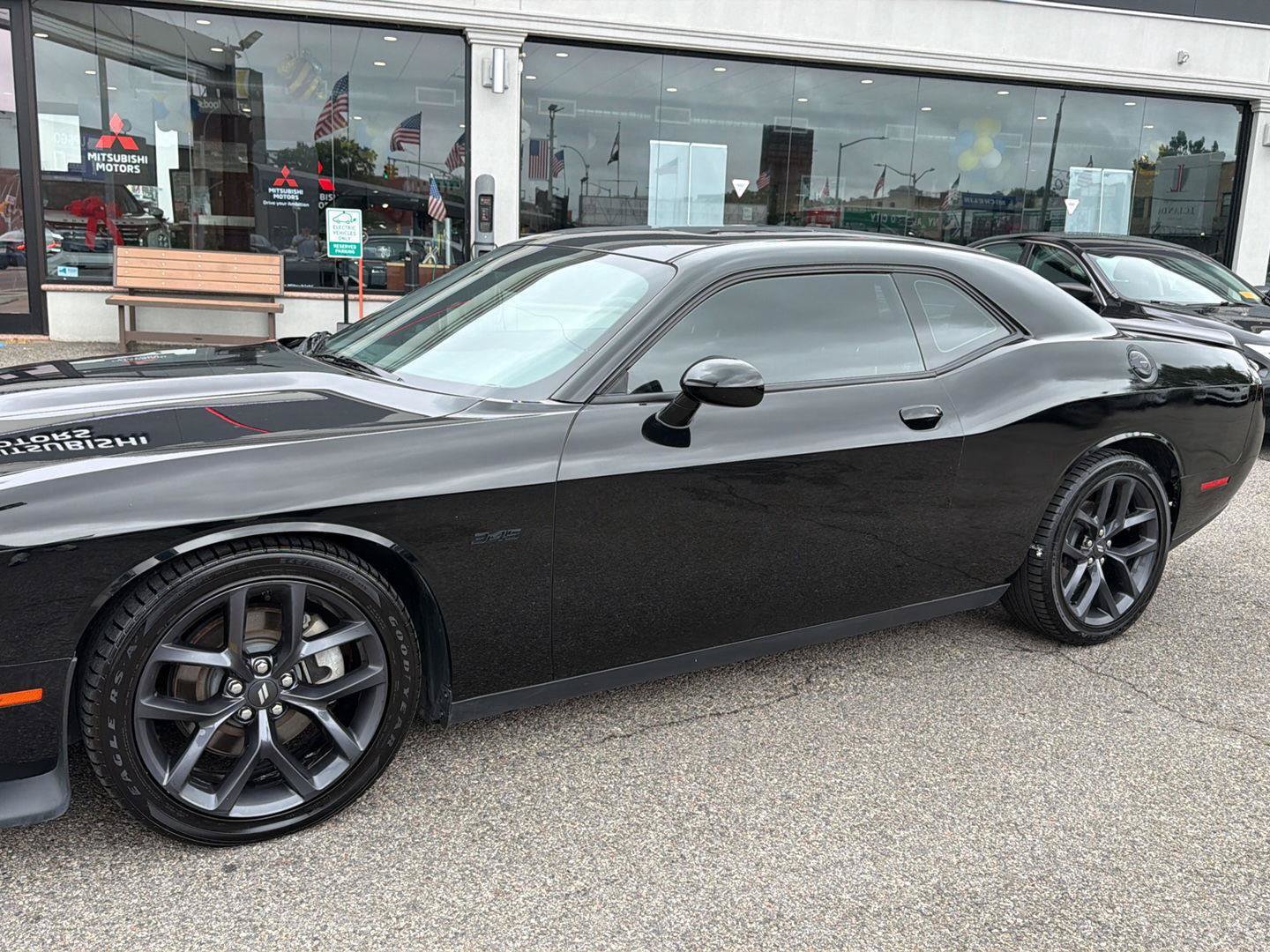 Used 2023 Dodge Challenger R/T w/ Blacktop Package RWD image 3