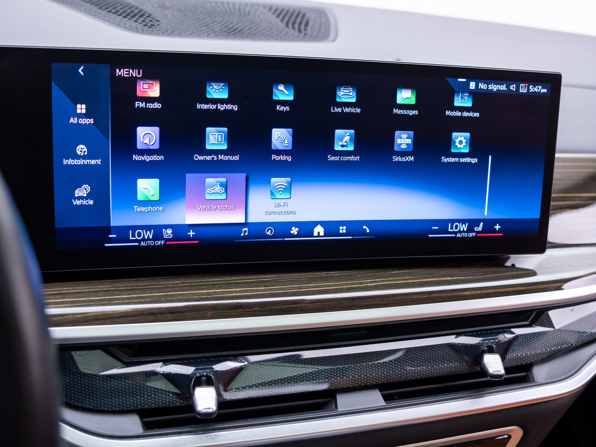 Certified 2025 BMW X7 xDrive40i AWD/4WD image 25