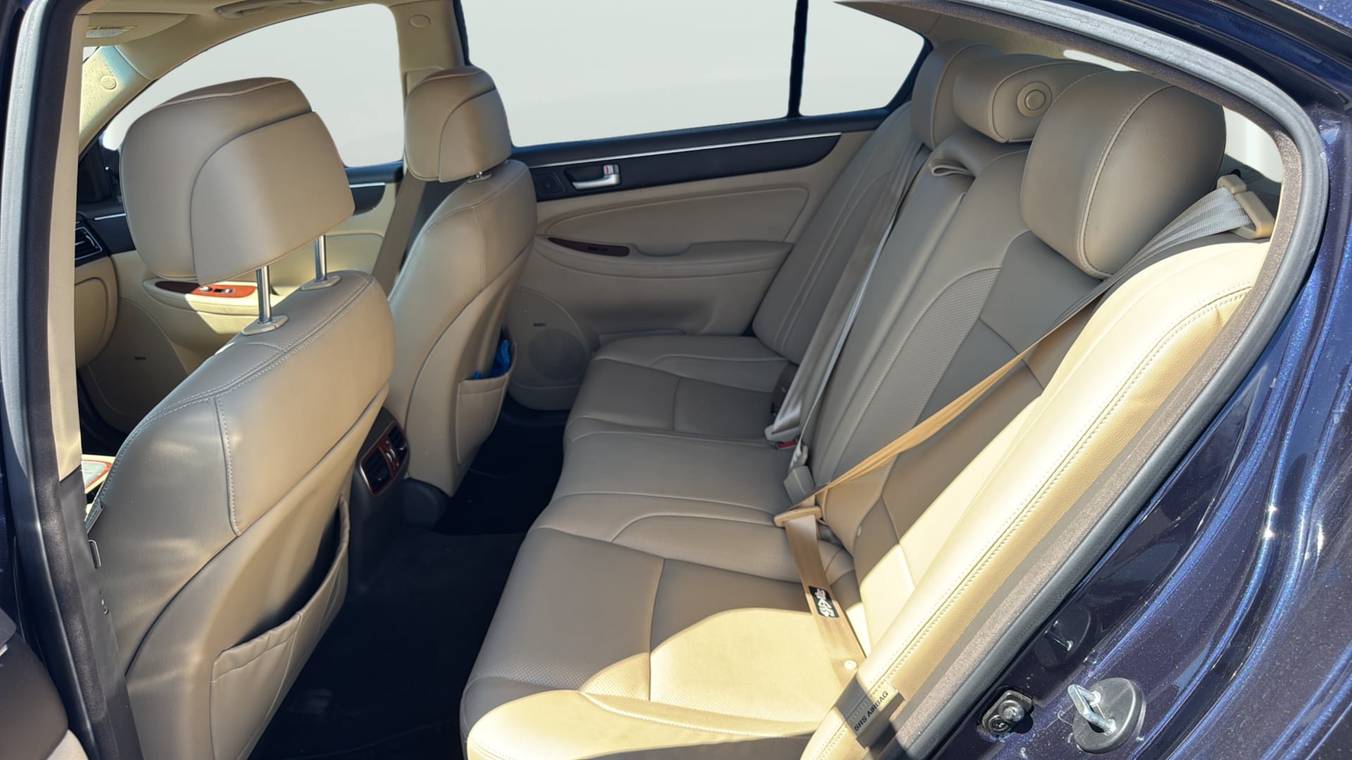 Used 2012 Hyundai Genesis 3.8 w/ Premium Pkg RWD image 32