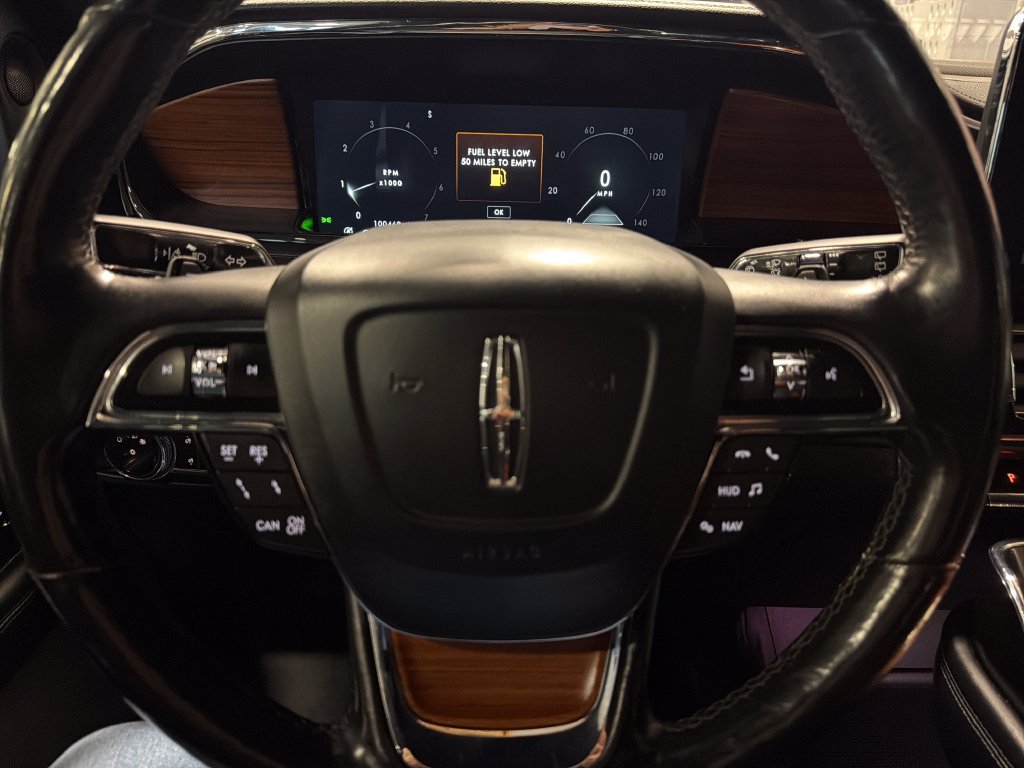 Used 2018 Lincoln Navigator Reserve w/ Technology Package AWD/4WD image 12