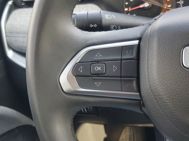 Used 2023 Jeep Compass Latitude image 18