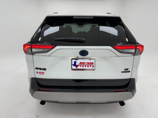 Used 2024 Toyota RAV4 SE image 39