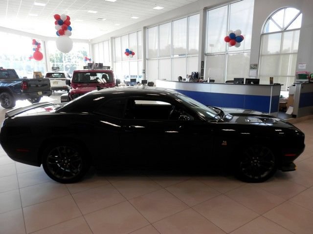 Used 2022 Dodge Challenger R/T Scat Pack RWD image 9