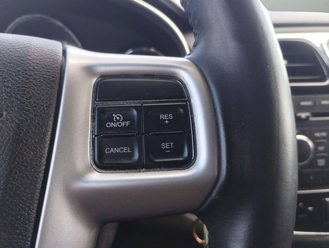 Used 2014 Chrysler 200 Touring FWD image 23