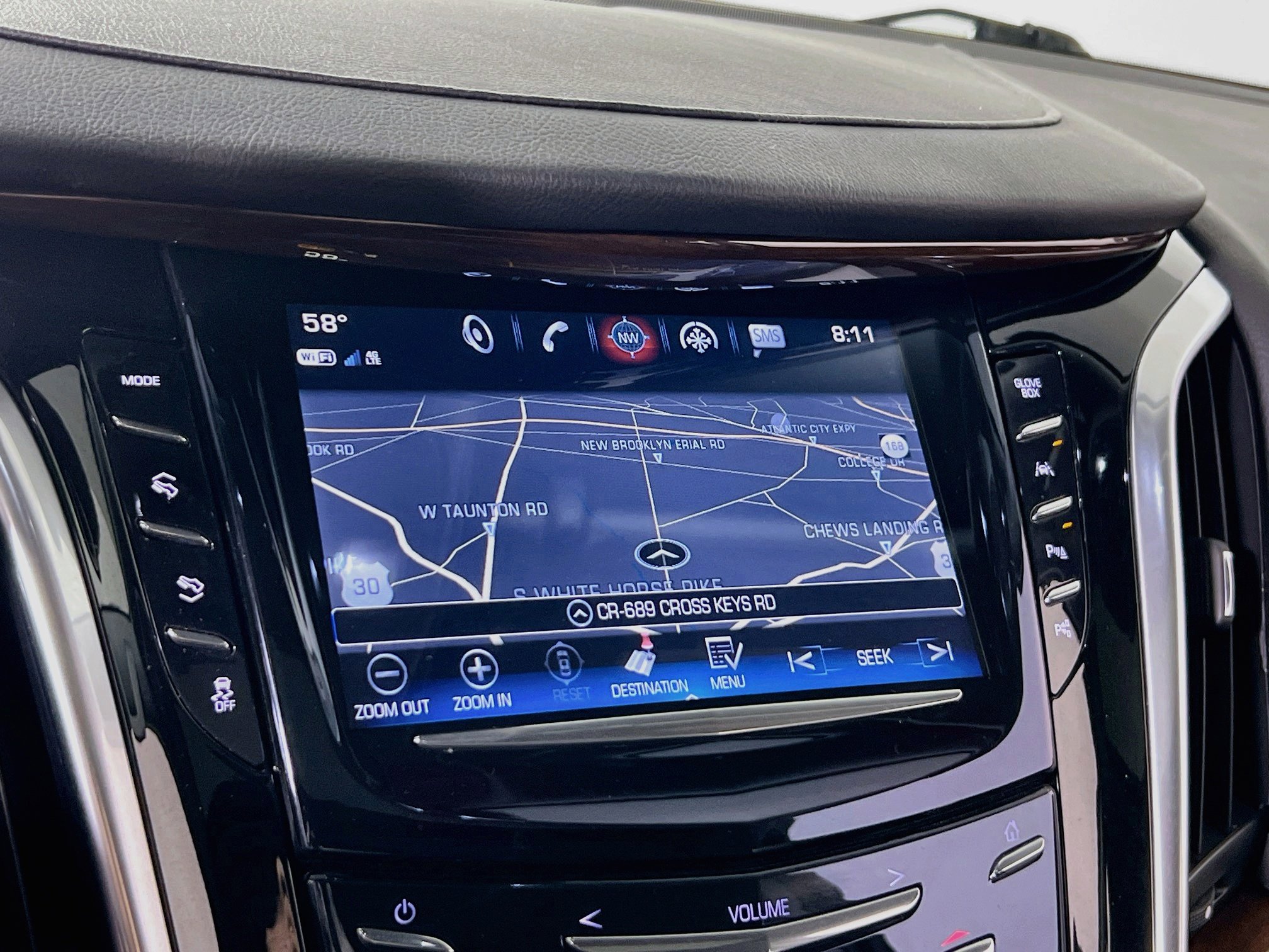 Used 2020 Cadillac Escalade Luxury AWD/4WD image 13