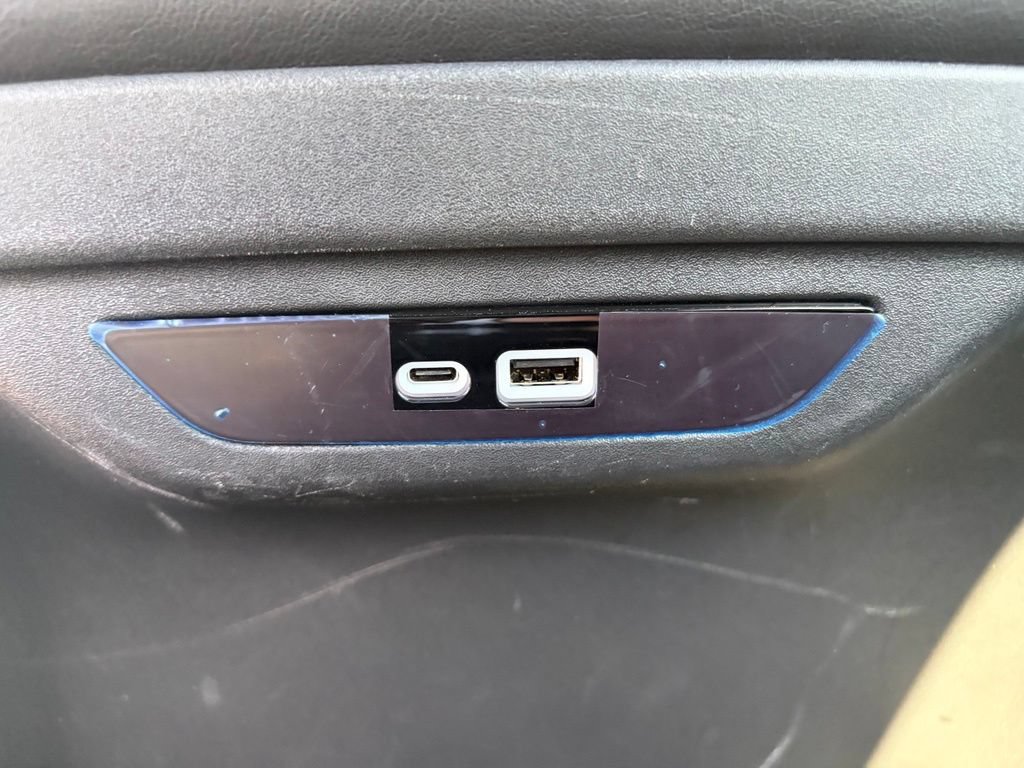 Certified 2025 Chrysler Pacifica Select FWD image 16