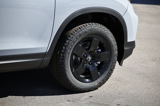 New 2026 Honda Ridgeline Black Edition image 16