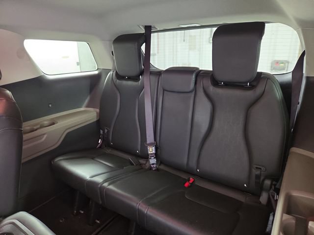 Certified 2025 Kia Carnival FWD image 14