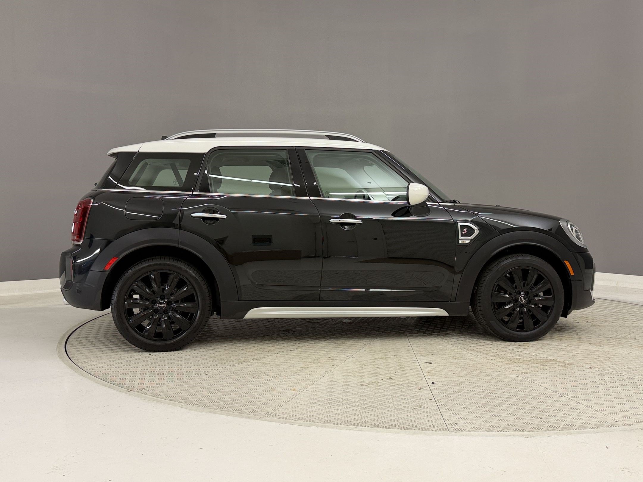 Certified 2024 MINI Cooper Countryman S FWD image 8
