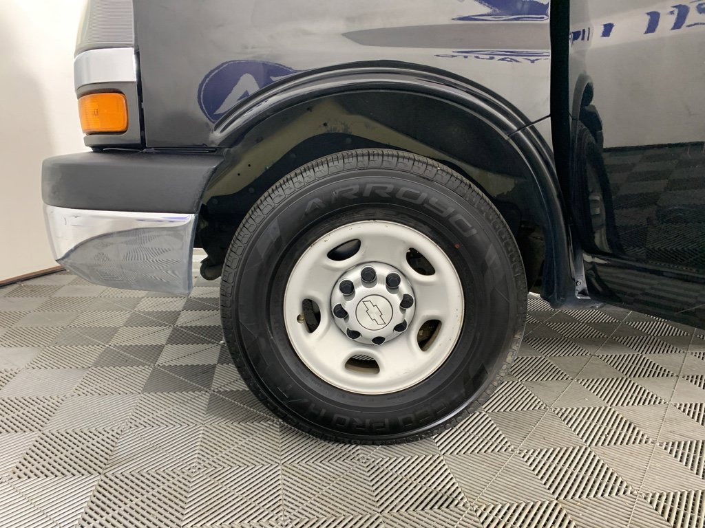 Used 2016 Chevrolet Express 3500 LS w/ Chrome Appearance Package image 11