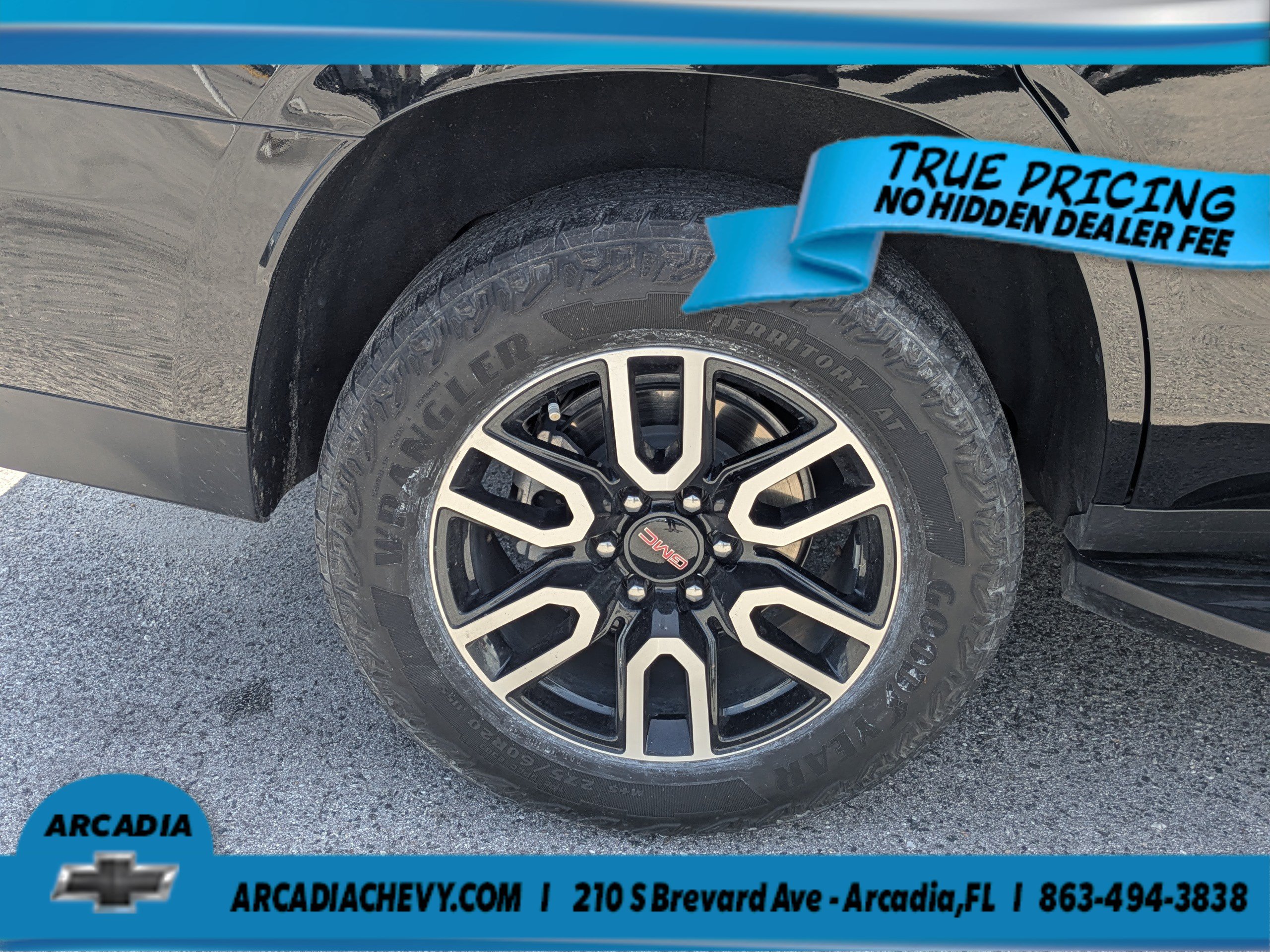 Used 2023 GMC Yukon AT4 AWD/4WD image 11