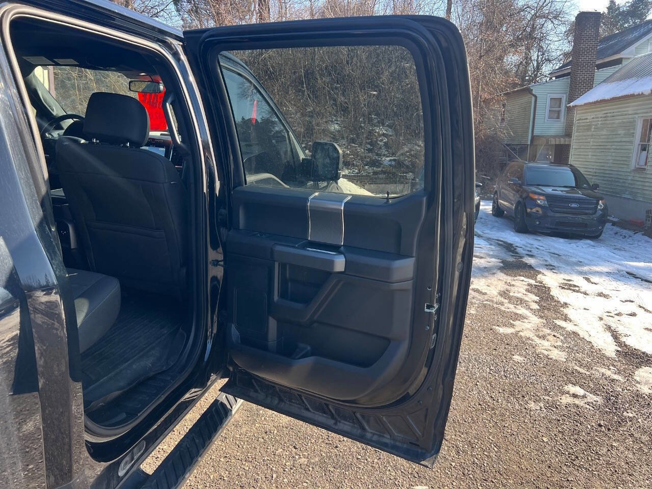 Used 2017 Ford F150 XLT w/ Equipment Group 302A Luxury image 32