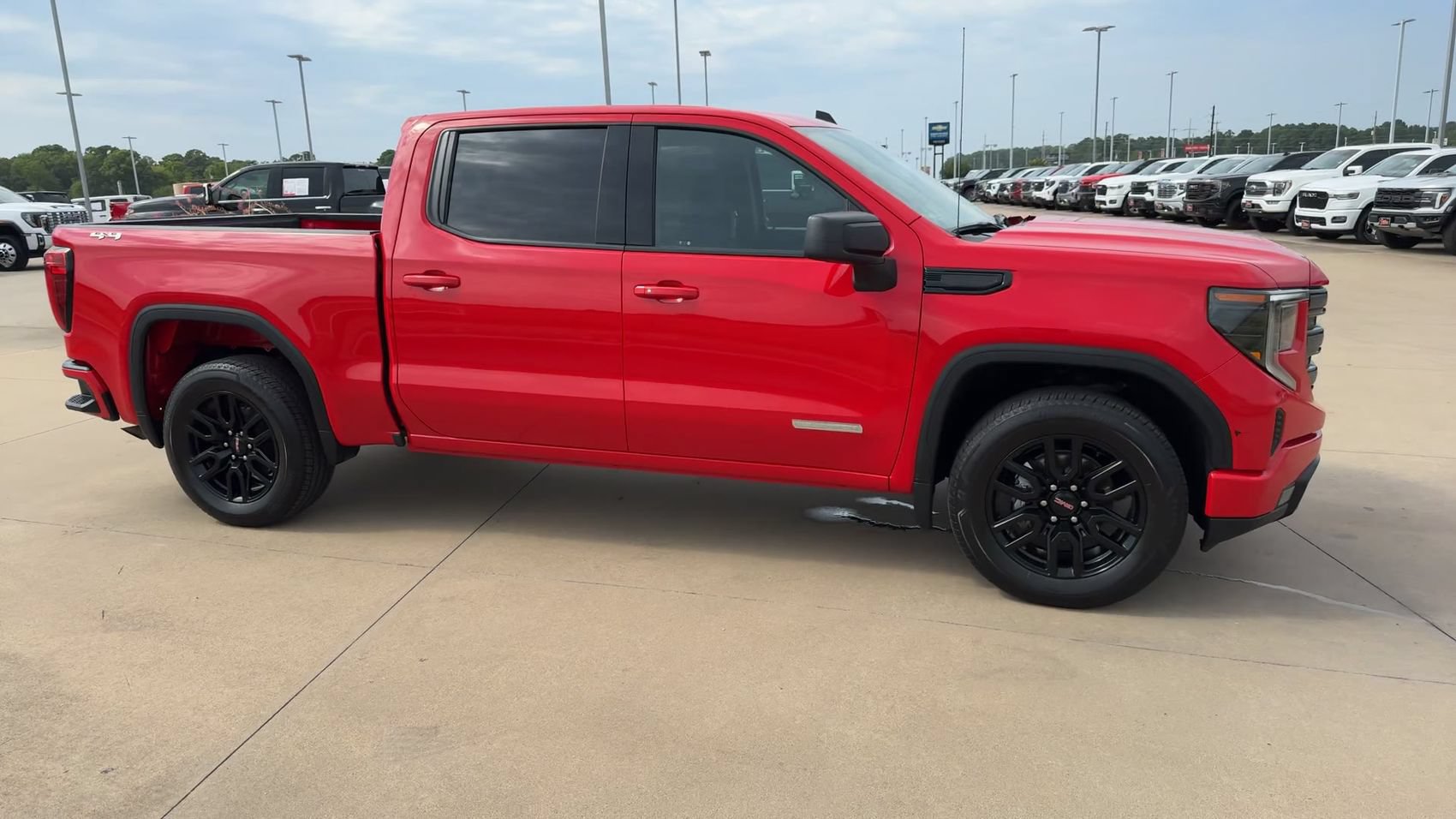 Used 2024 GMC Sierra 1500 Elevation AWD/4WD image 9