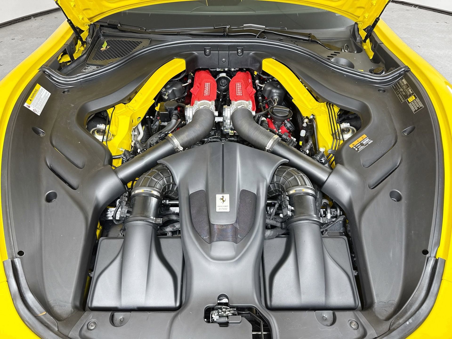 Certified 2025 Ferrari Roma Spider RWD image 21