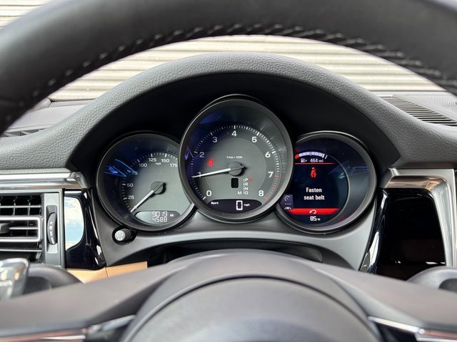 Certified 2025 Porsche Macan image 17