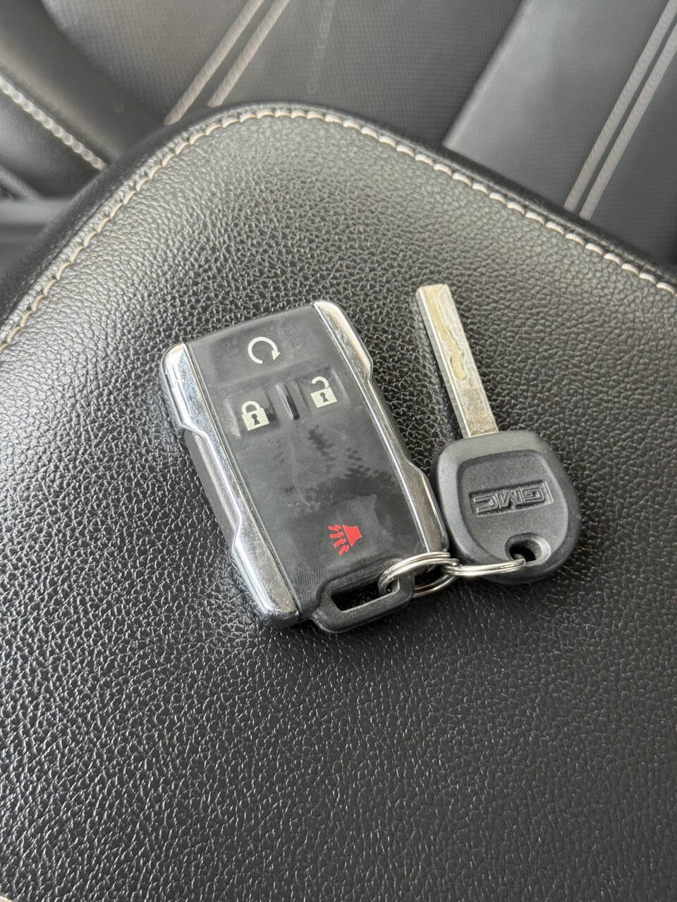 Used 2020 GMC Canyon Denali image 21