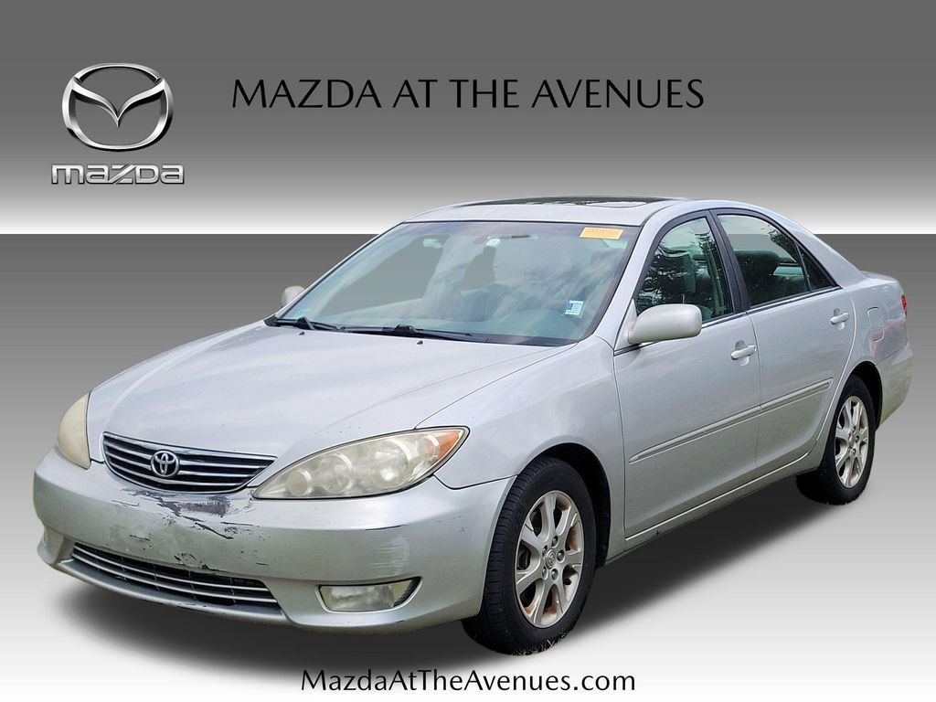 Used 2005 Toyota Camry XLE FWD image 1