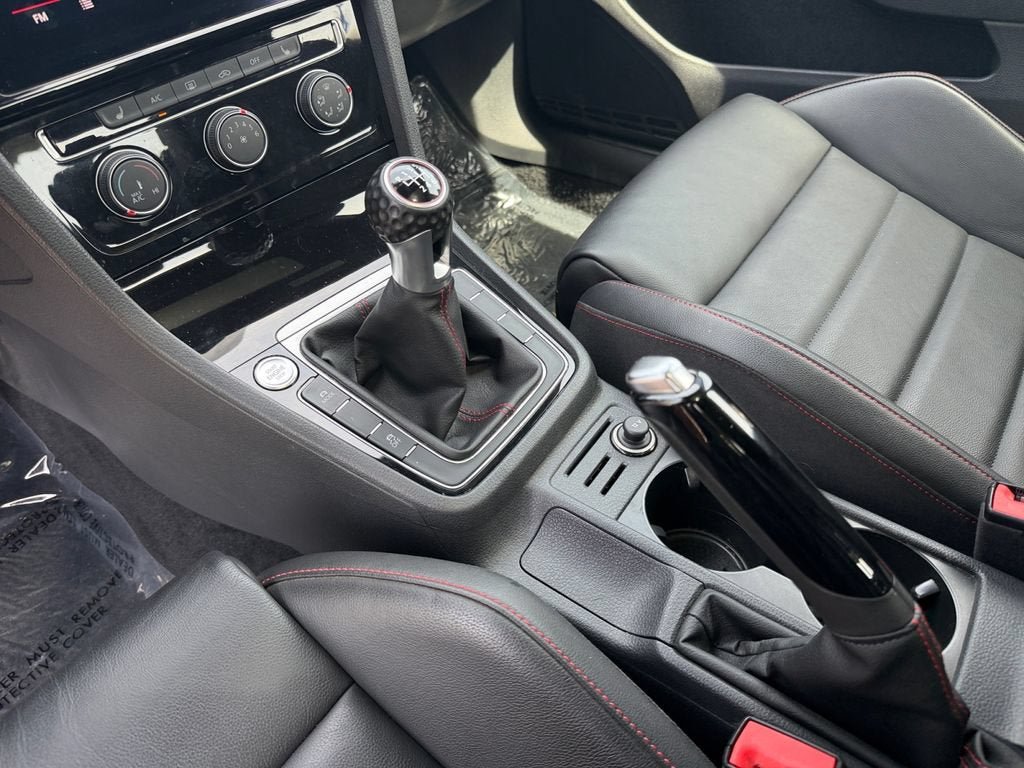 Used 2020 Volkswagen GTI SE FWD image 19