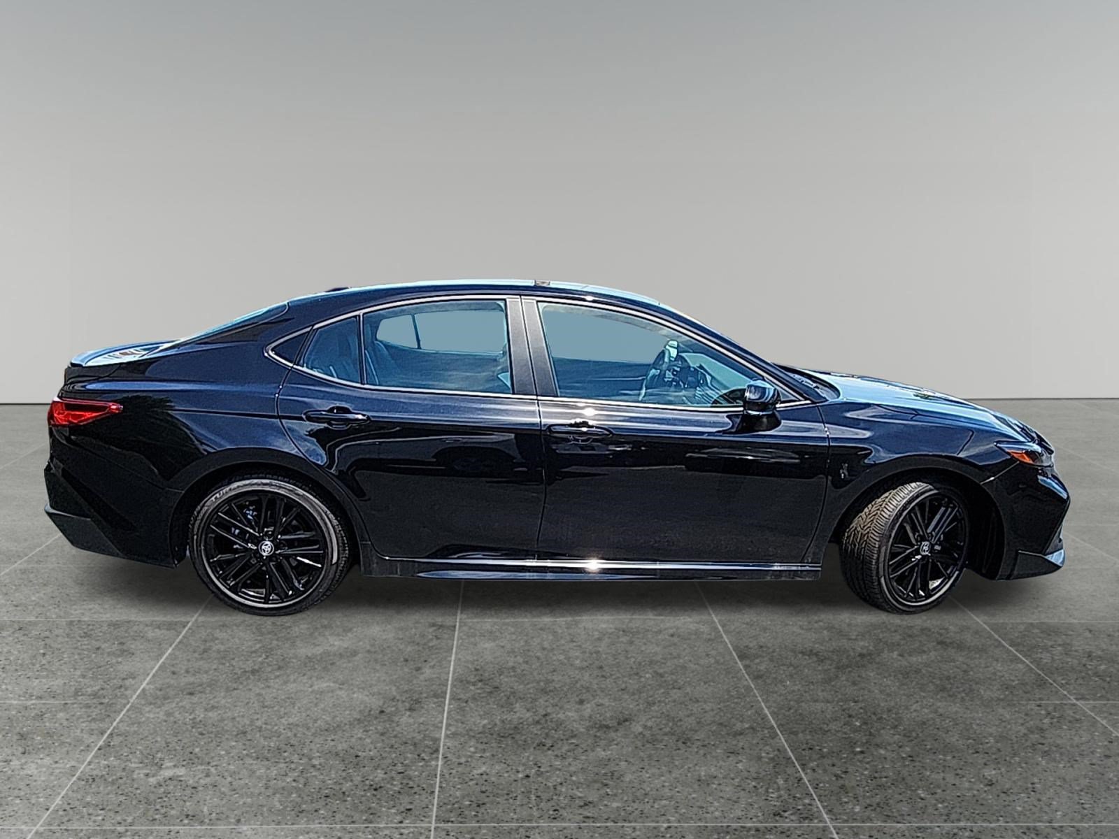 Used 2026 Toyota Camry SE w/ Convenience Package FWD image 8