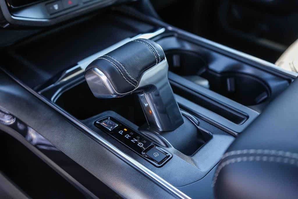 Used 2025 Ford F150 Lightning Platinum AWD/4WD image 19