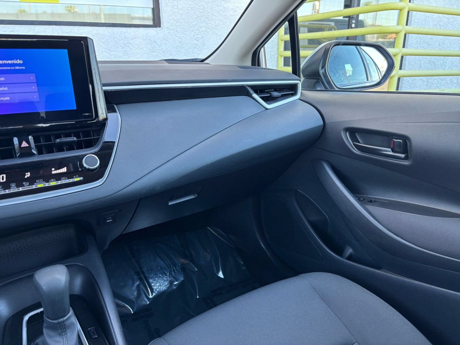 Used 2025 Toyota Corolla LE FWD image 33