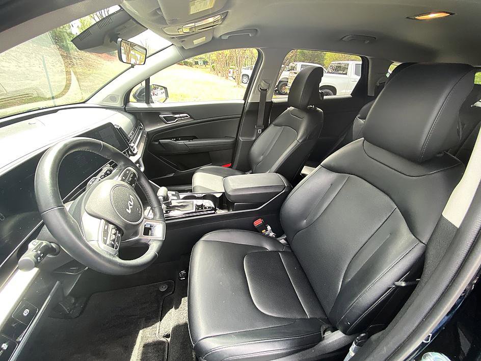 Used 2025 Kia Sportage EX image 11