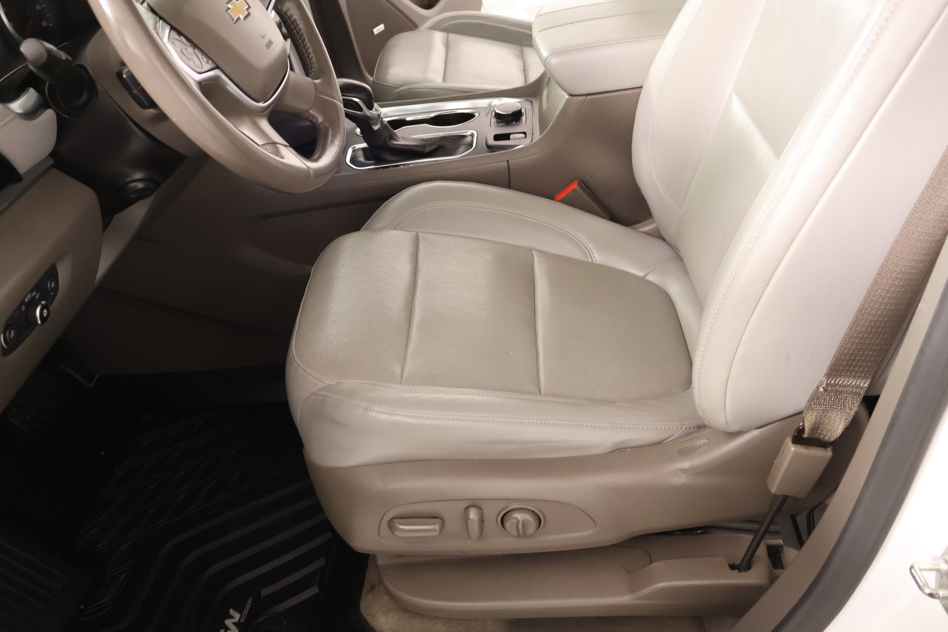 Used 2021 Chevrolet Traverse Premier w/ LPO, Floor Liner Package AWD/4WD image 13