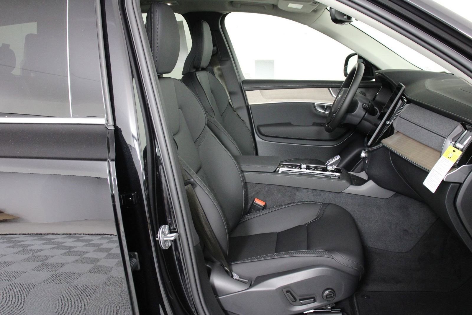 New 2026 Volvo XC90 B5 Core image 10