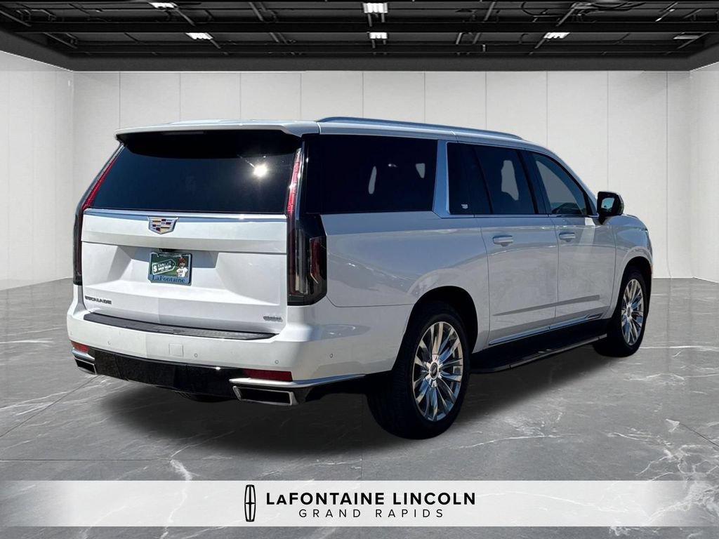 Used 2021 Cadillac Escalade ESV Premium Luxury w/ Driver Assist Tech Package AWD/4WD image 5