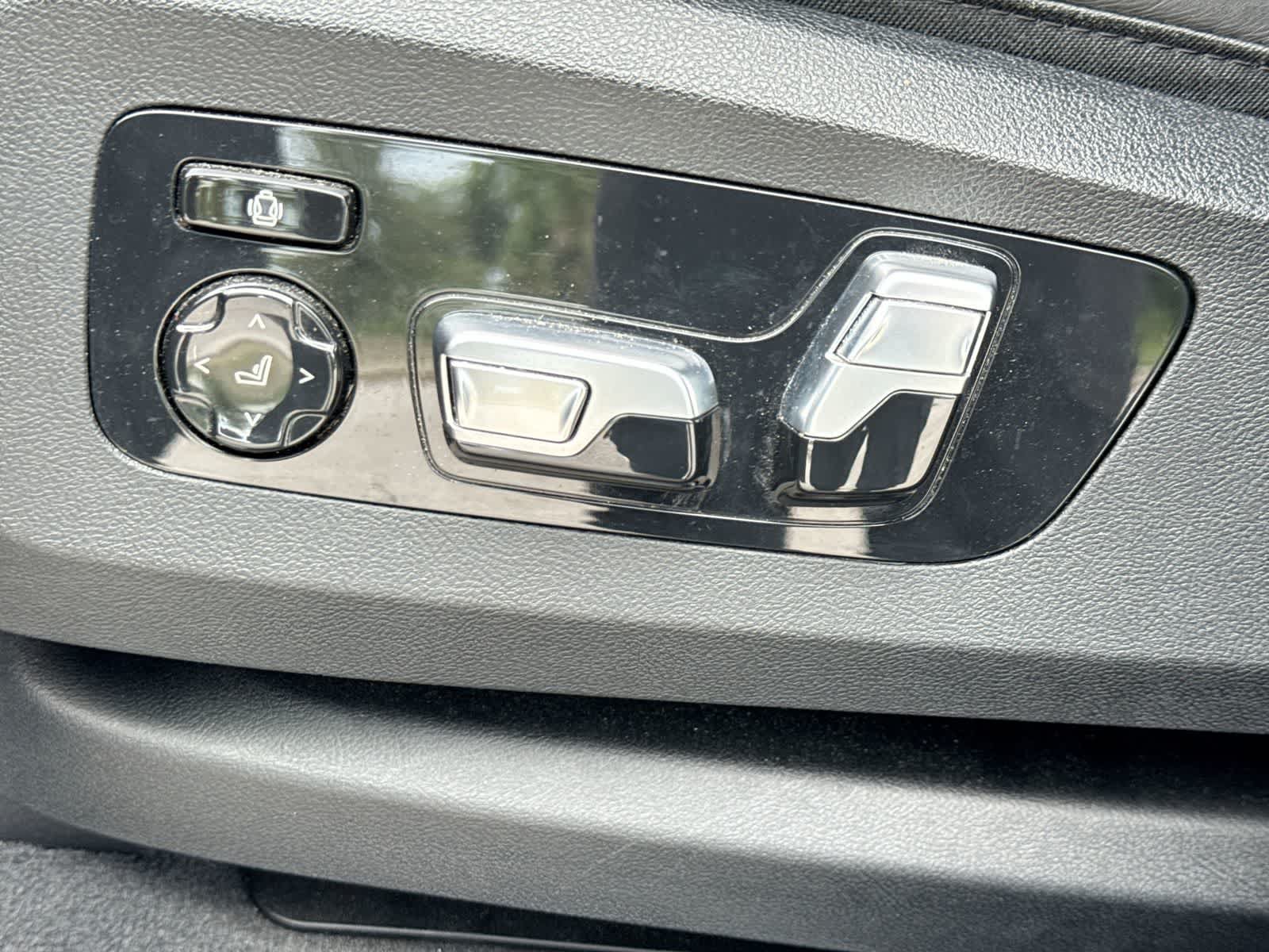 Used 2024 BMW X7 xDrive40i AWD/4WD image 23