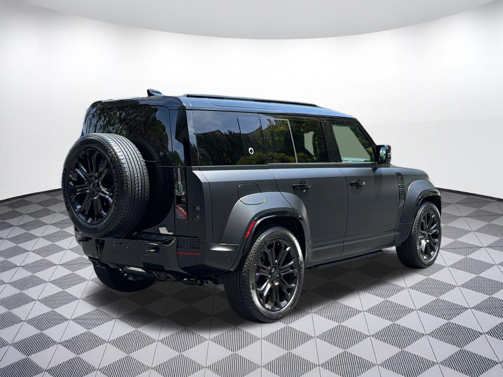 New 2026 Land Rover Defender 110 OCTA AWD/4WD image 9